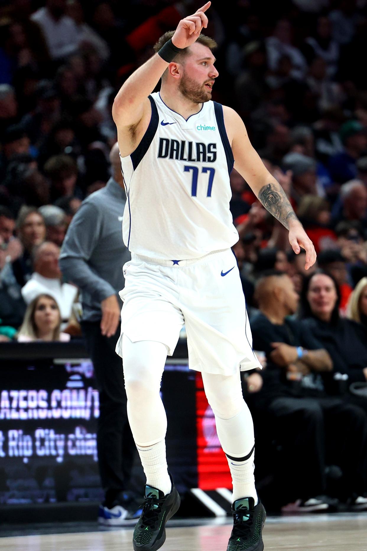 关于里程碑夜达拉斯独行侠防线松动,英超加时末段刷纪录,球迷炸锅,数据趋势出现新变化的信息 关于里程碑夜达拉斯独行侠防线松动,英超加时末段刷纪录,球迷炸锅,数据趋势出现新变化的信息